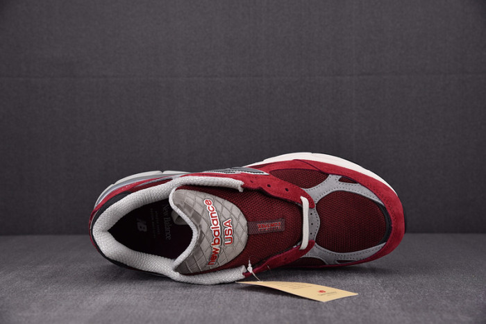 New Balance  M990TF3