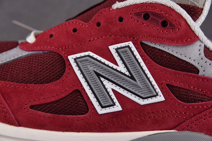 New Balance  M990TF3