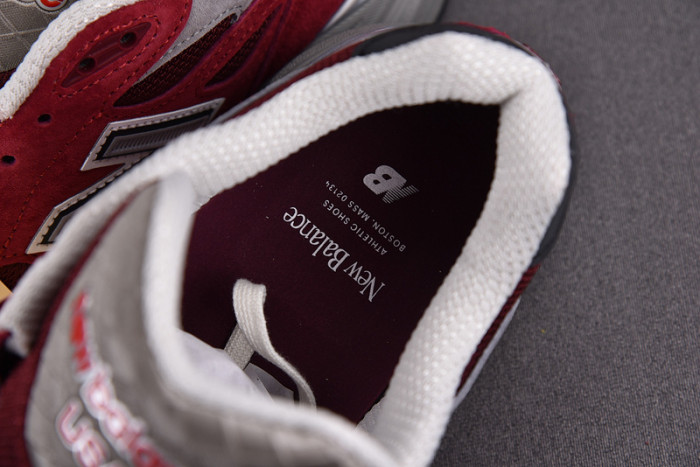 New Balance  M990TF3