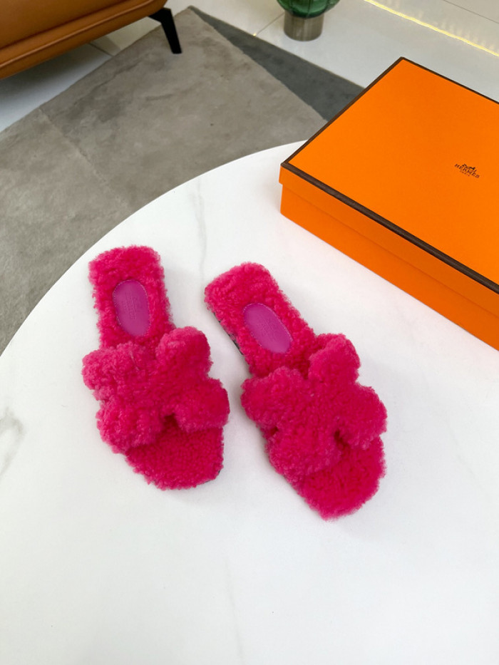 H**me5 SANDALS