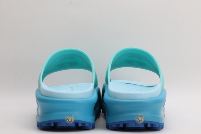 Gvc*1 SANDALS