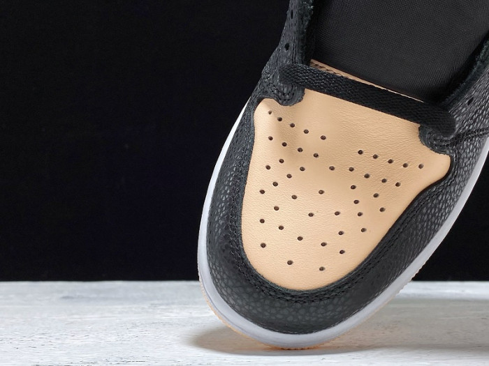 AIR JORDAN 1 RETRO HIGH OG CRIMSON TINT 555088-081