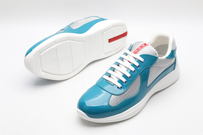 Pra*a sneaker