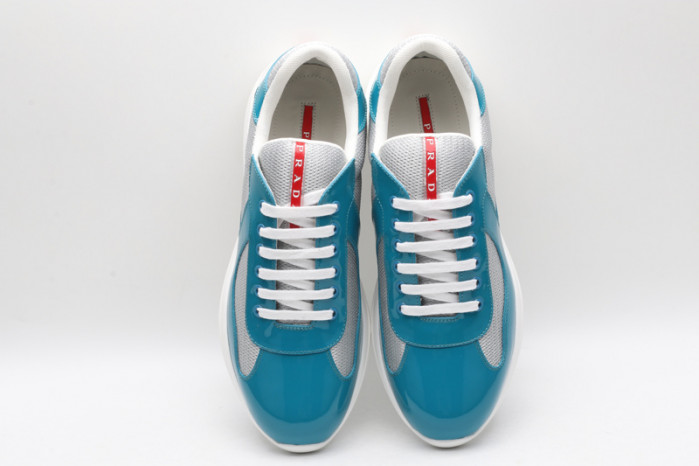 Pra*a sneaker