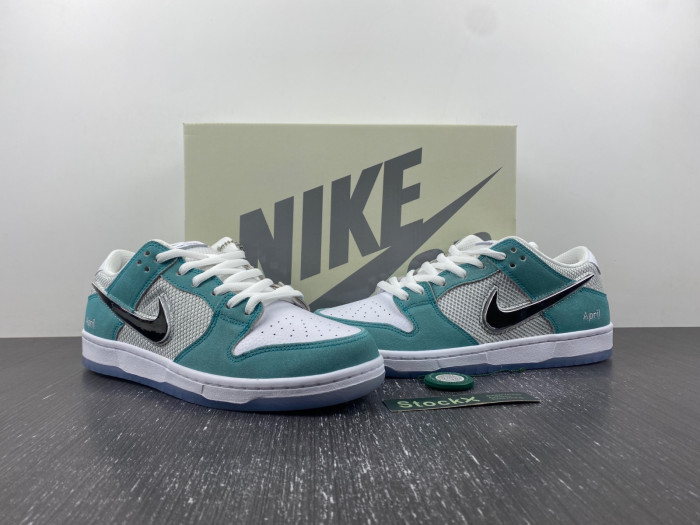 April Skateboards X Dunk Low SB 