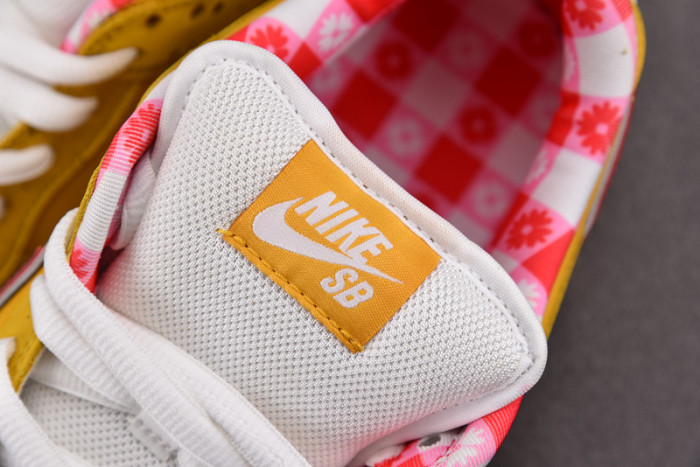 NIKE SB DUNK LOW PREMIUM Yellow Lobster 313170-137566