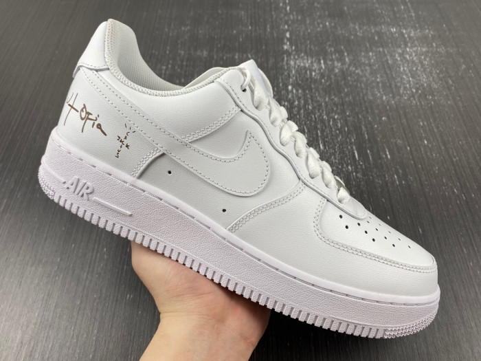NIKE AIR FORCE 1 LOW 