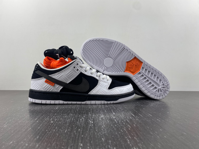 TIGHTBOOTH x Nike SB Dunk Low FD2629-100