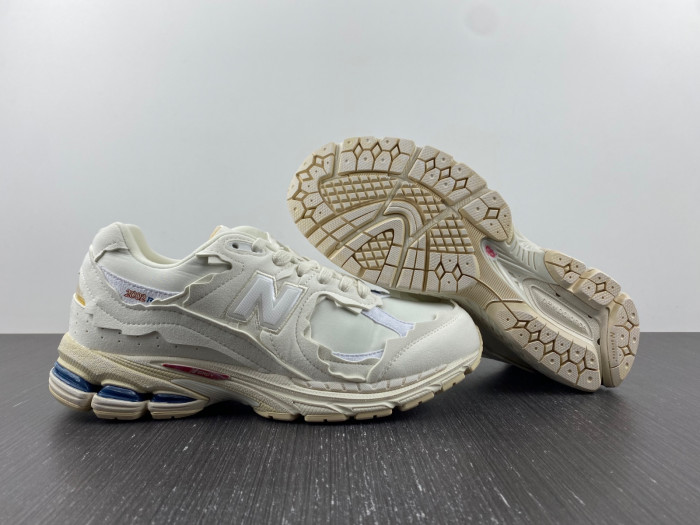 New Balance 2002R M2002RDC