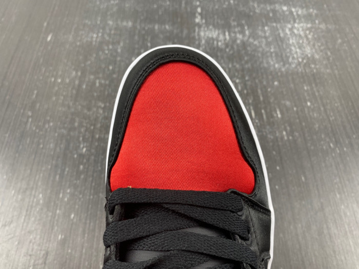 Air Jordan 1 LOW OG WMNS “Satin Bred FD4810-061