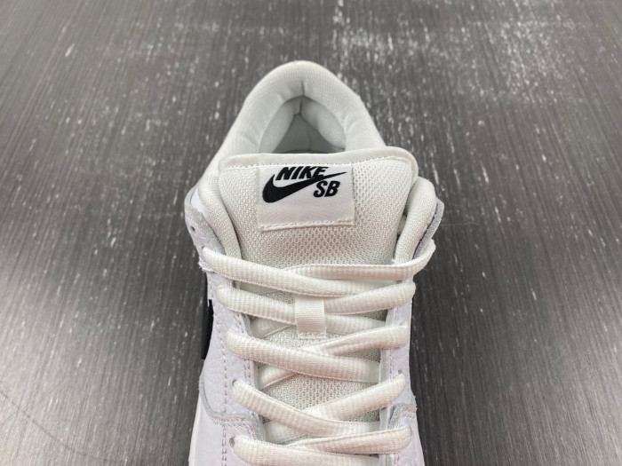 Nike SB Dunk Low Pro White Gum - CD2563-101