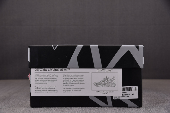 Off-White c/o Virgil Abloh