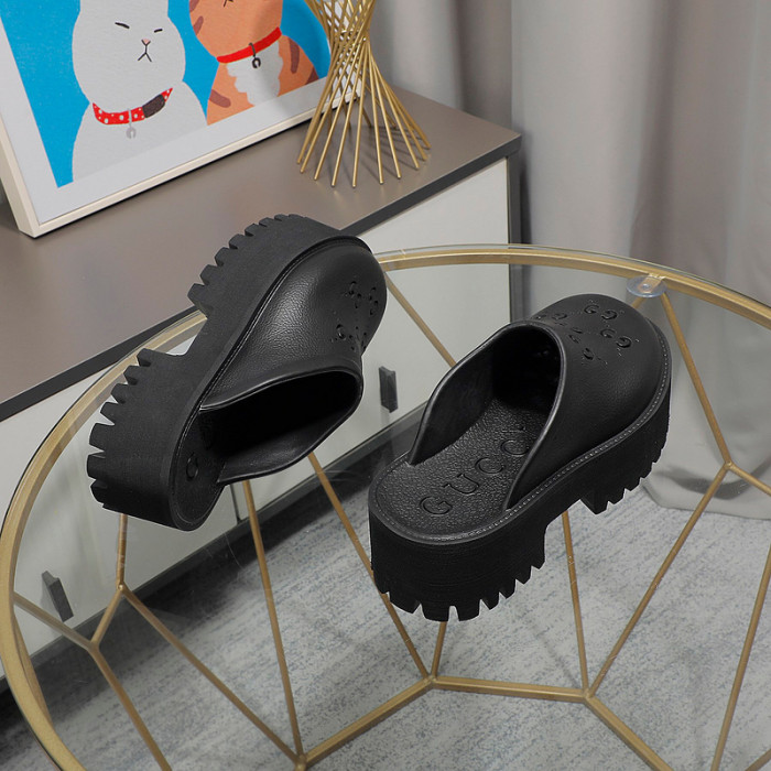 Gvc*1 SANDAL