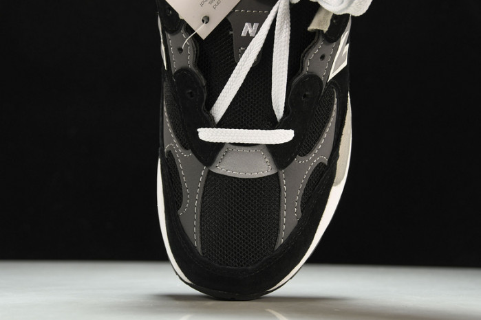 New Balance M992EB