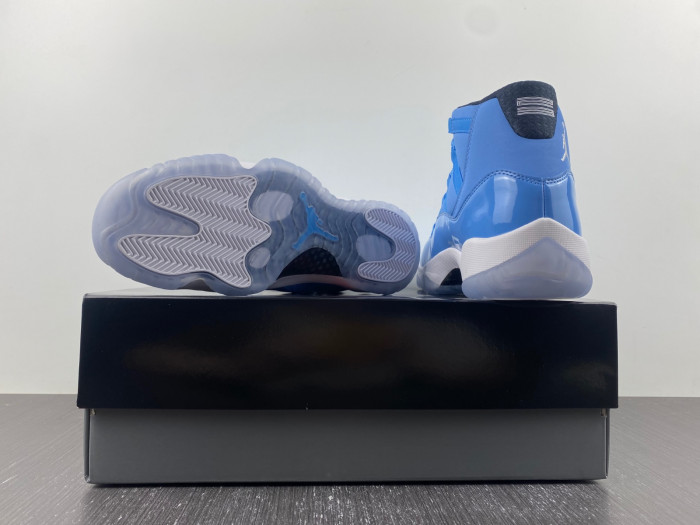 Air Jordan Ultimate Gift of Flight (11/29) - 717602-900