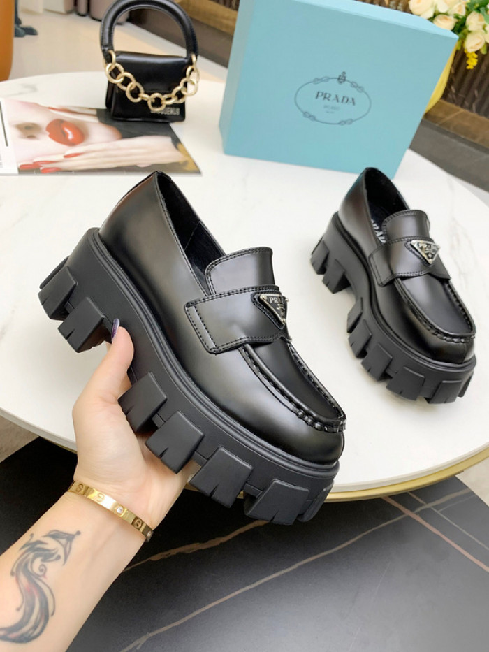 Pra*a SHOES