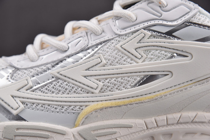 Off-White c/o Virgil Abloh