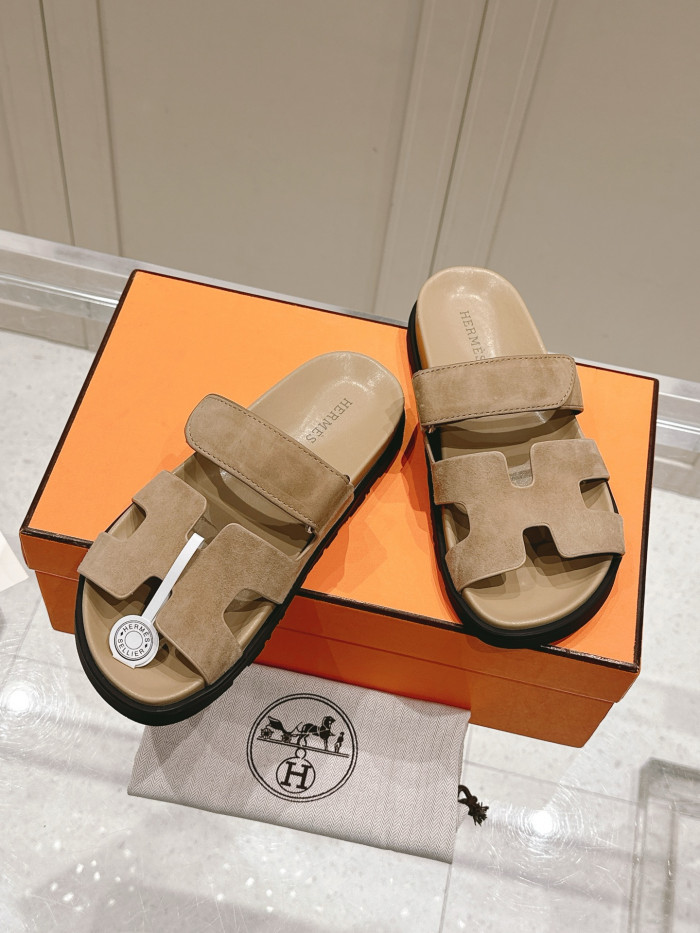 H**me5 SANDALS