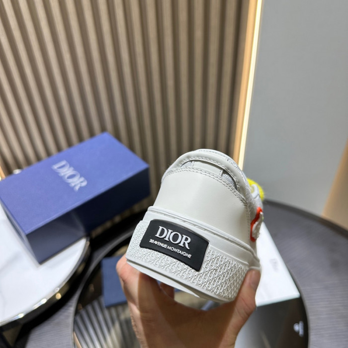 DIO* KAWS B33 SNEAKER