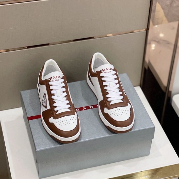 Pra*a sneaker