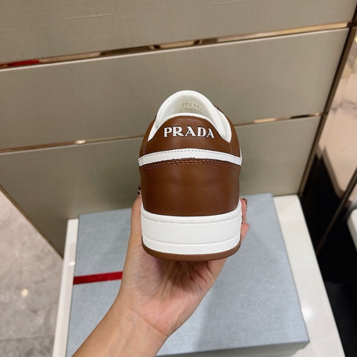 Pra*a sneaker